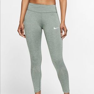 Nike epic lux cropped leggings gray